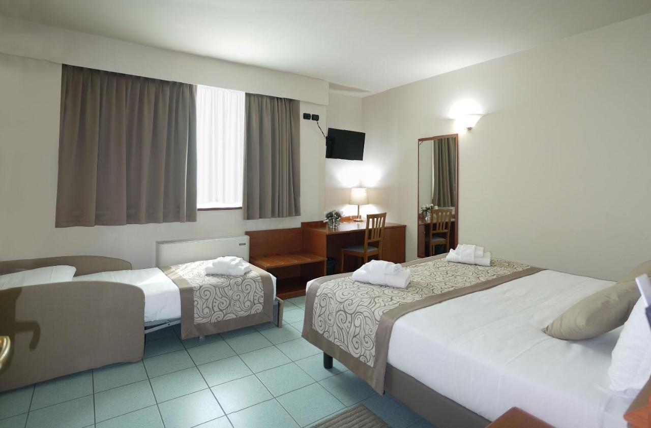 Ala Hotel Treviso Esterno foto