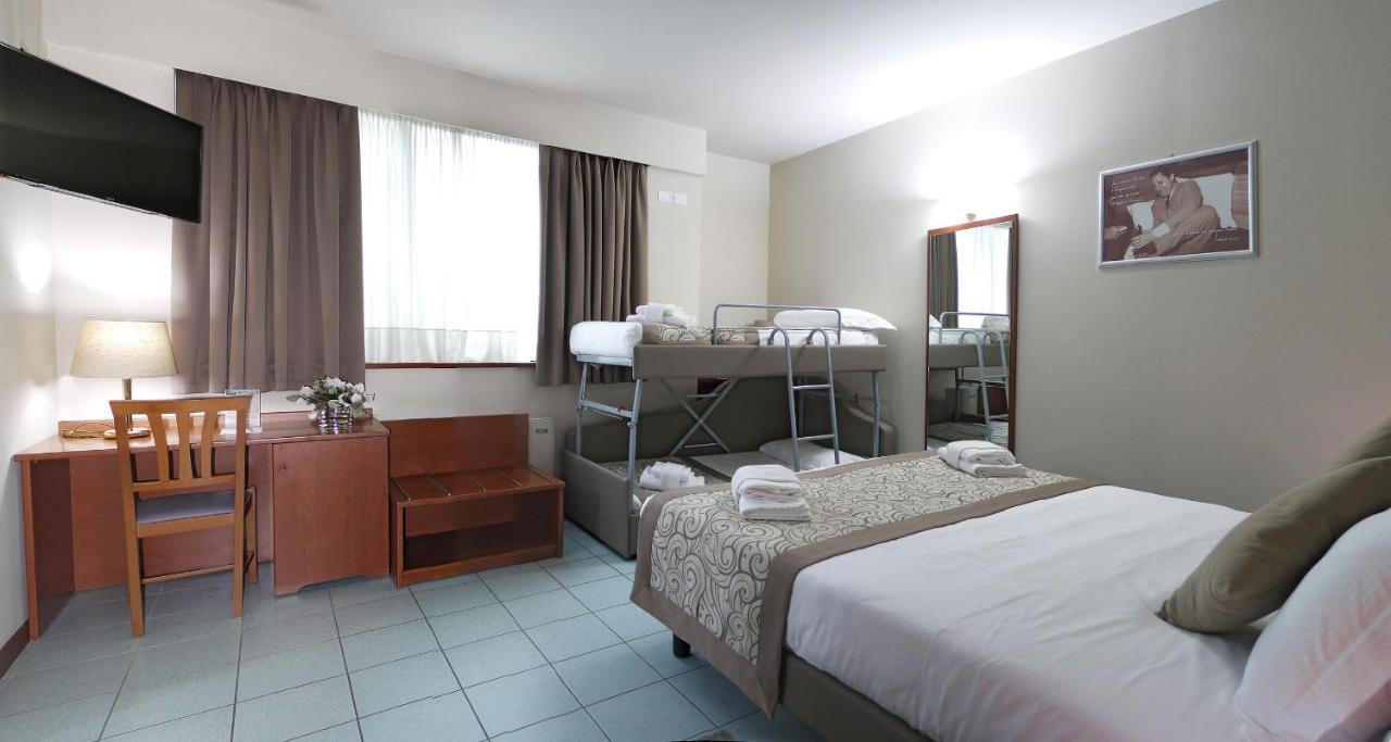 Ala Hotel Treviso Esterno foto